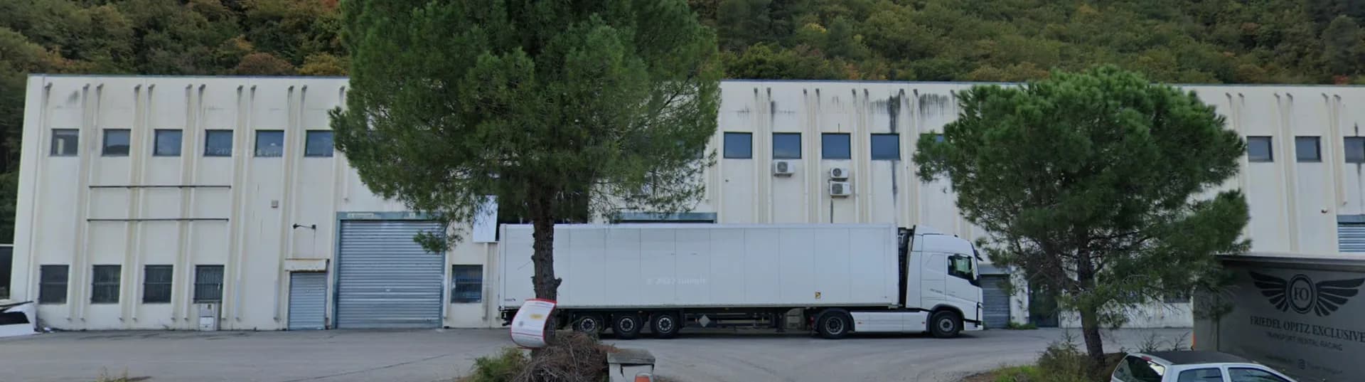 Location — Entrepôt / Local Industriel | Carros (06510)